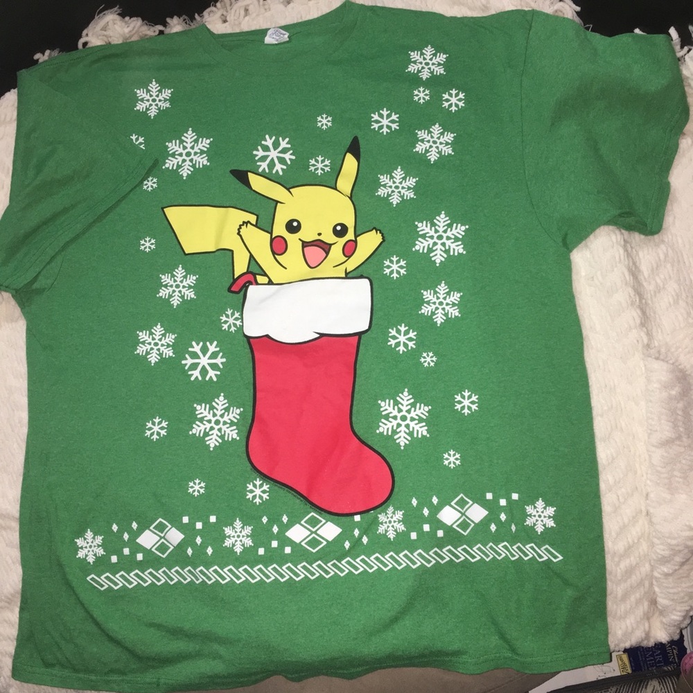 2xl pikachu holiday Christmas stocking green tee